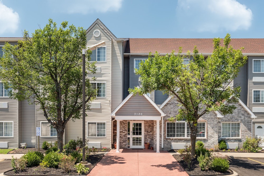 Blue Springs Hotel | Quality Inn & Suites Blue Springs - Kansas City