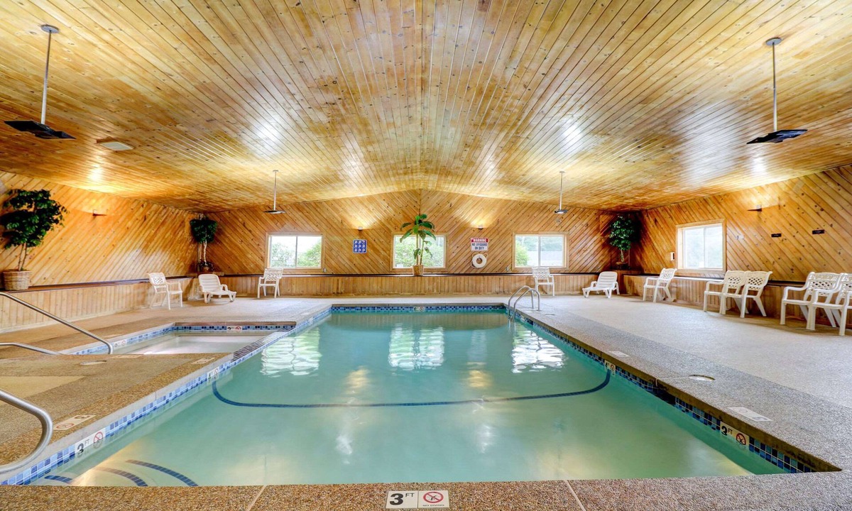 Lincoln Hotel | Quality Inn & Suites Lincoln I-93