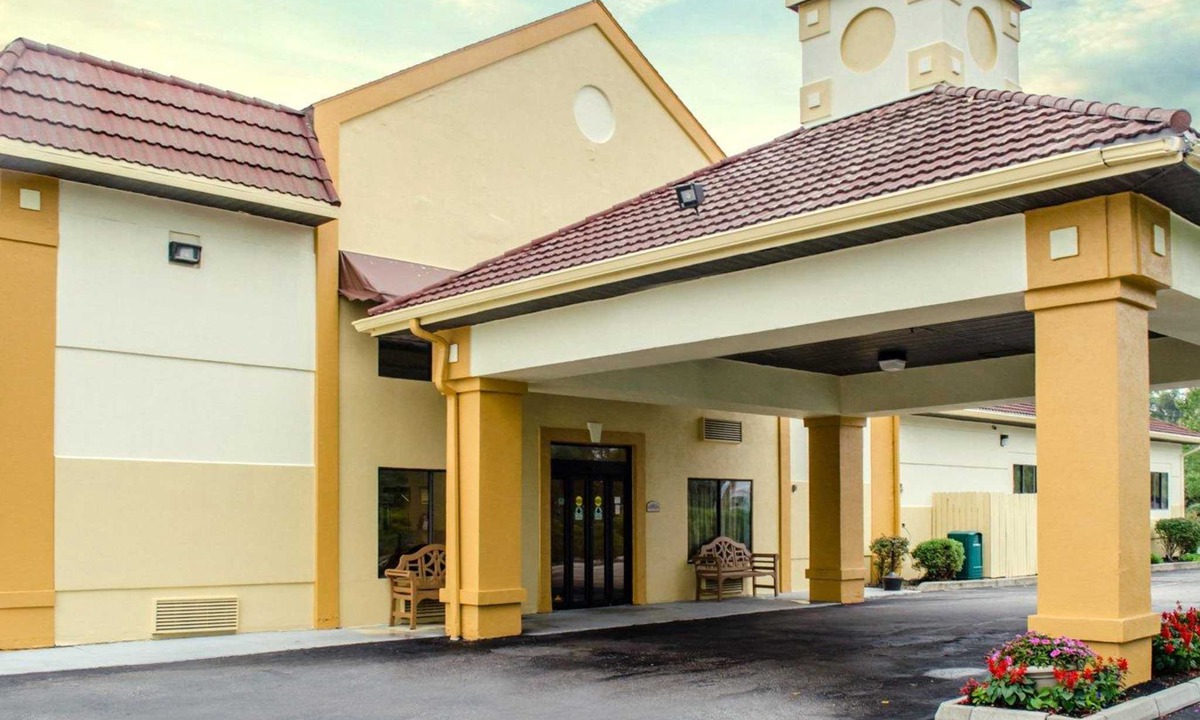 Medina Hotel | Quality Inn & Suites Medina - Akron West