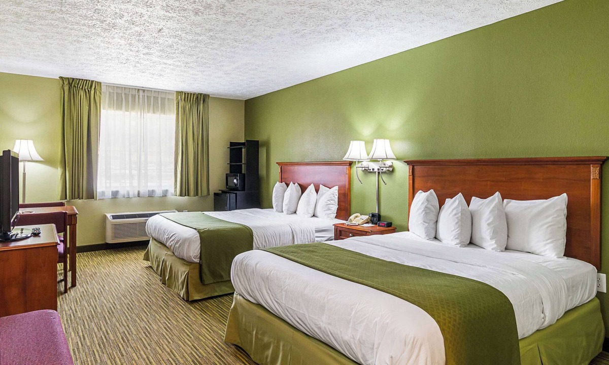 Weston Hotel | Quality Inn Weston