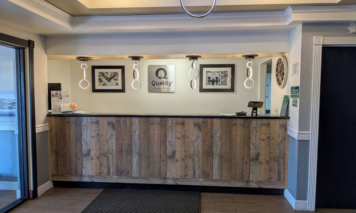Wayne Hotel | Quality Suites