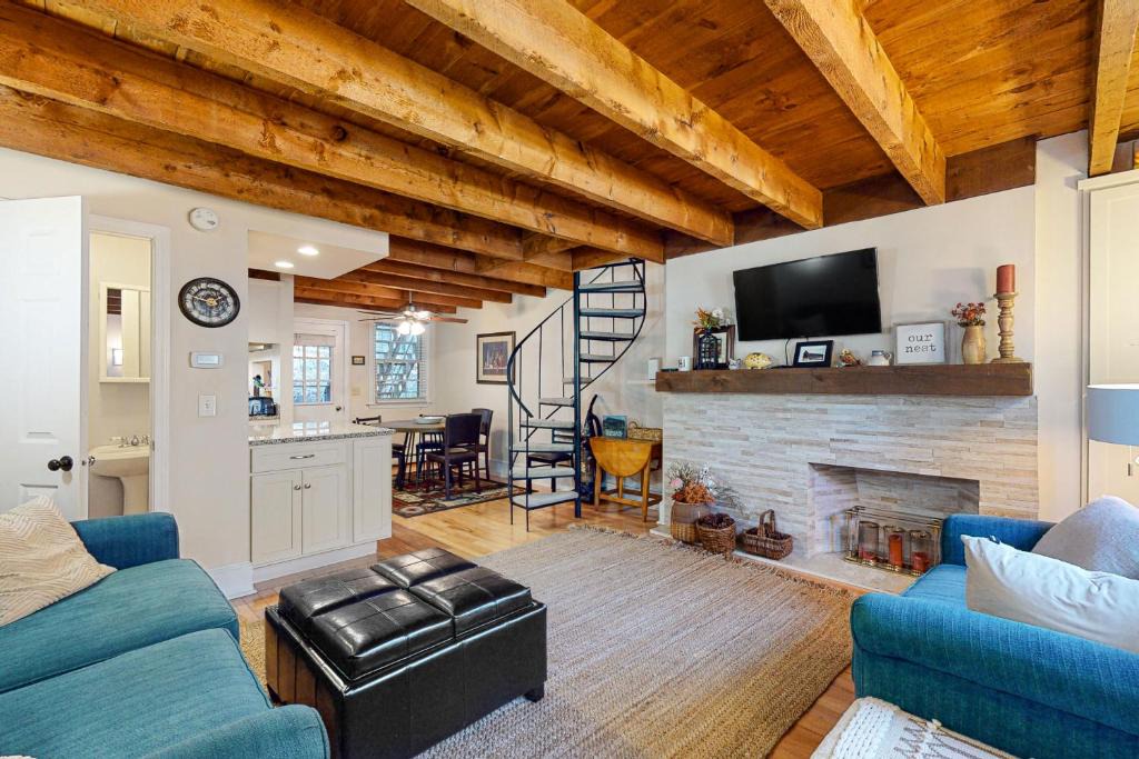 West Hartford House | Quechee Hollow Comfort