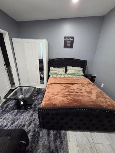 Irvington Apartment | Queen Detached Studio 1