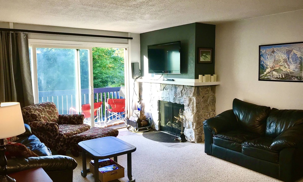Alyeska Condo | Quiet condo five minutes from Alyeska Resort.