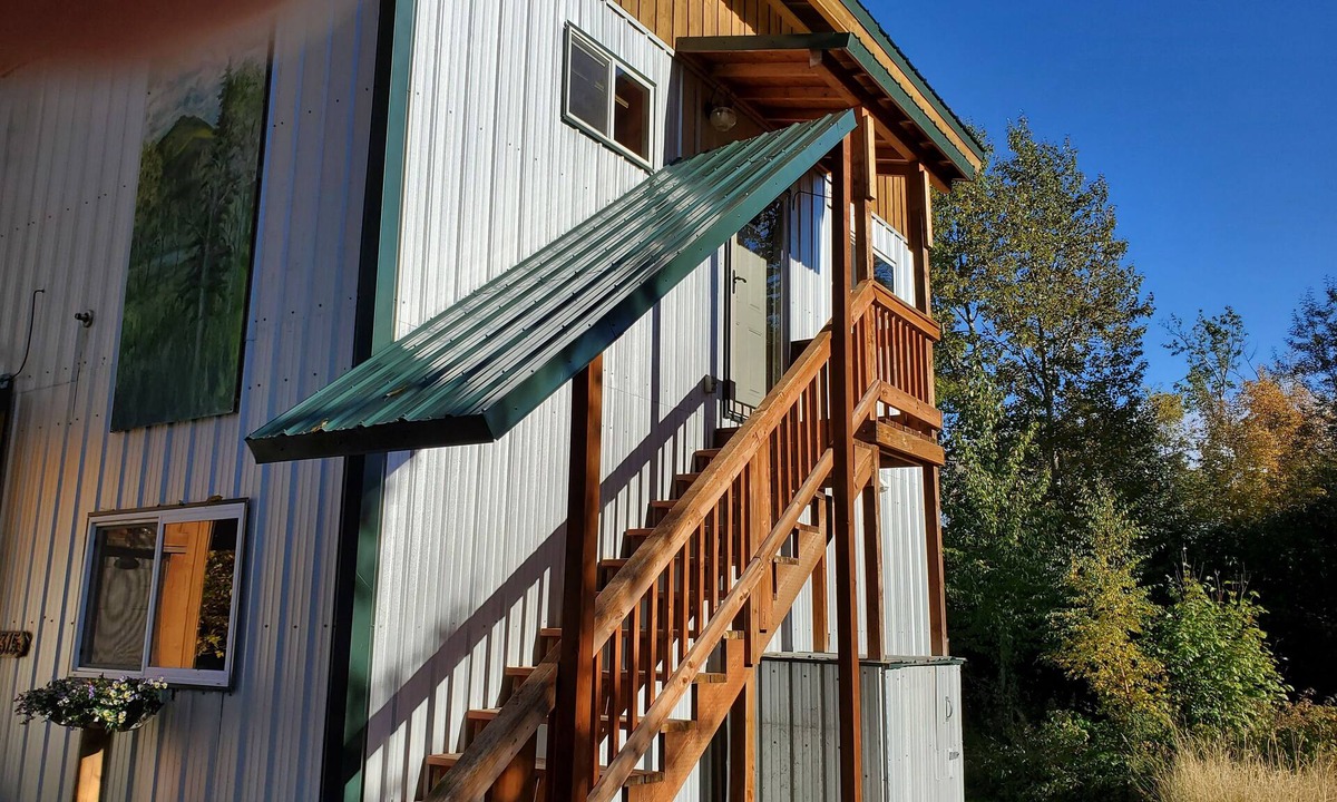 Knik River Bed & Breakfast | Quiet country living in this spacious 2nd story Unit. Hiking trails and more!n