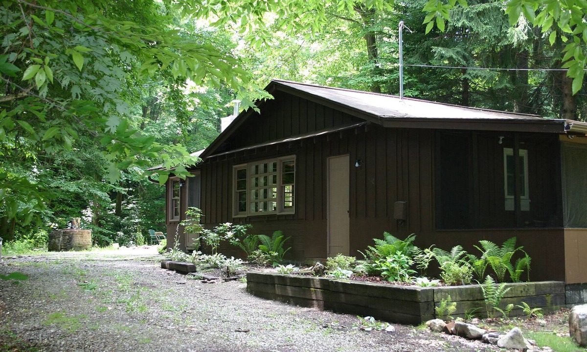 Rockwood Cabin | Quiet Getaway Cabin Near Ohiopyle and Seven Springs on a mountain stream.