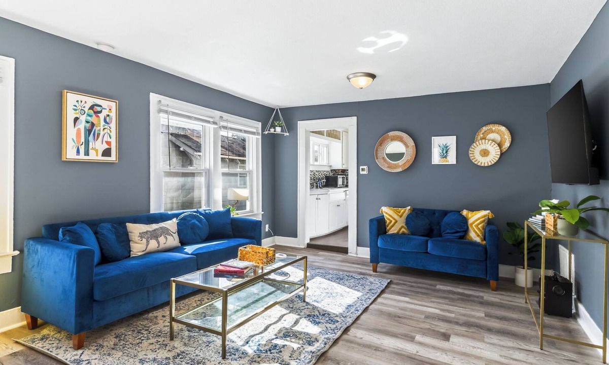 Lee's Summit House | Quiet Home Queen Bed + Office with futon