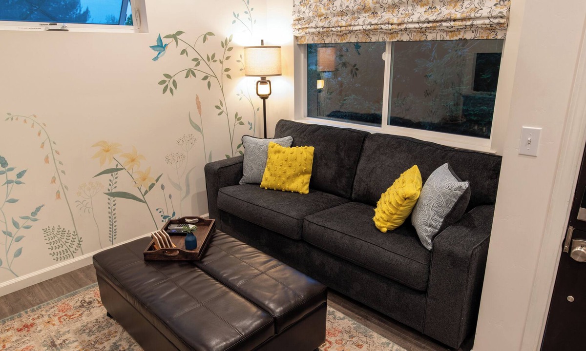 Arroyo Grande Cottage | Quiet Ocean Getaway at Hummingbird Cottage! Pet-Friendly!