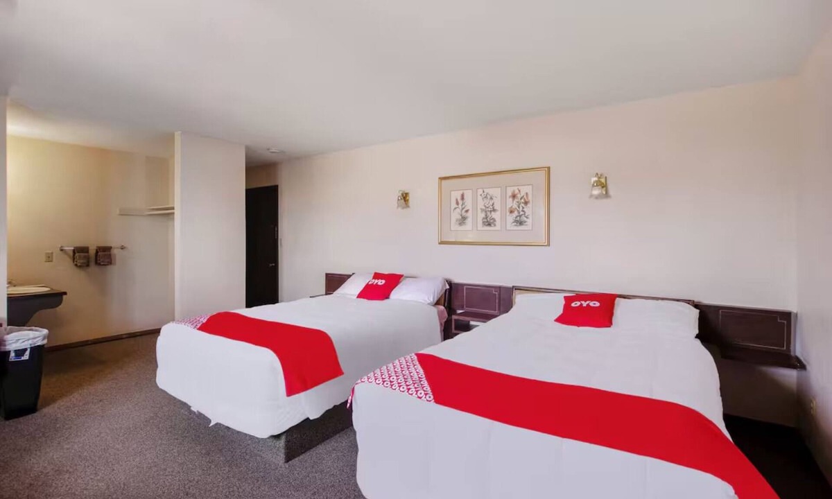 Cheyenne Wells Hotel | Quiet Room Perfect for Families + Budget Travel Stop