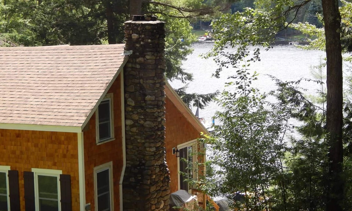 Acworth Cottage | Quintessential New England Lake Front Cottage