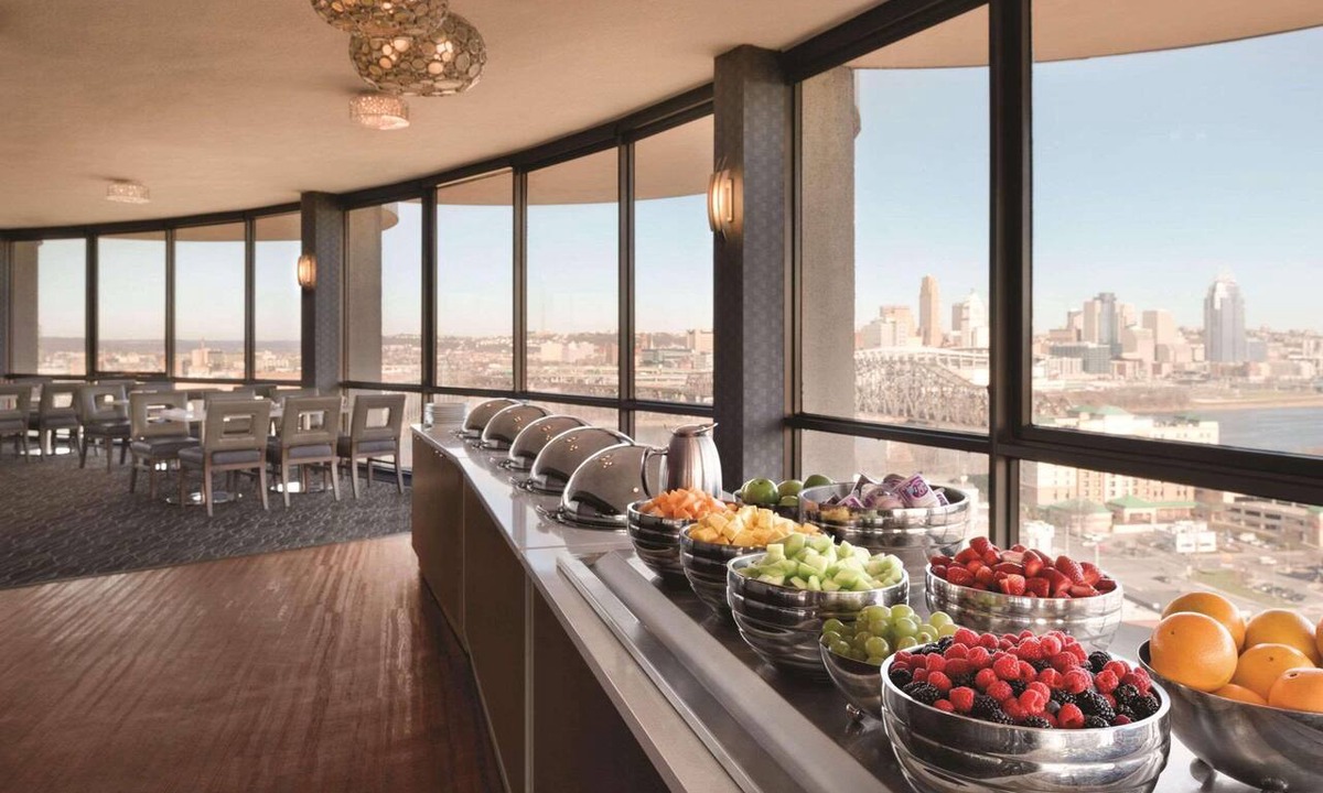 Covington Hotel | Radisson Hotel Cincinnati Riverfront