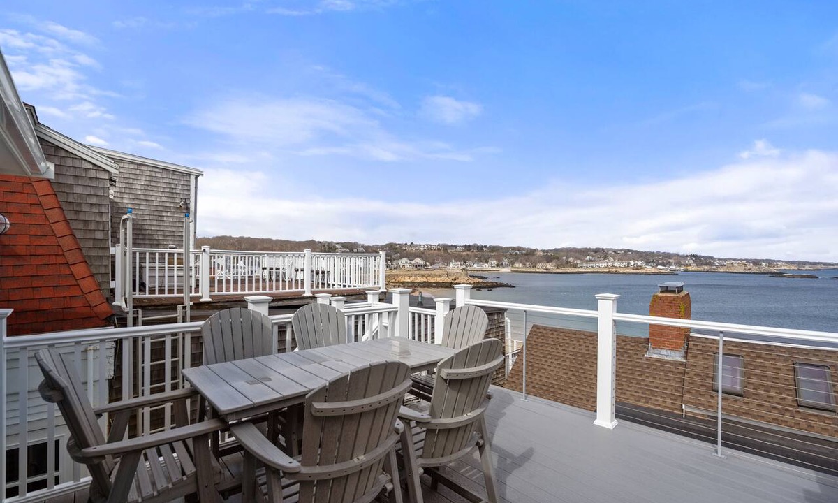 Rockport Apartment | Rare Waterfront Luxury Penthouse Bearskin Neck