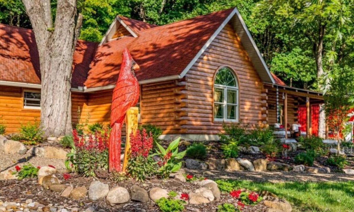 Mansfield Cabin | Red Cardinal Lodge 3 bedroom, 2 bath w/Game Room