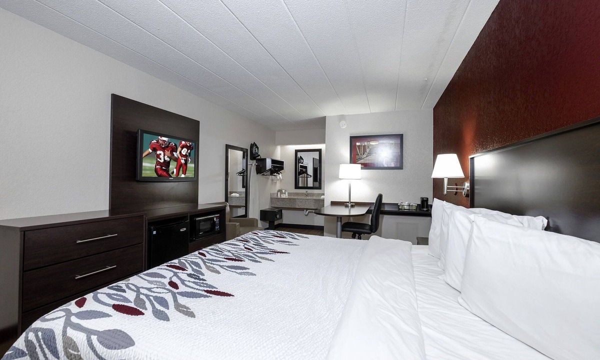 Medina Hotel | Red Roof Inn Cleveland - Medina