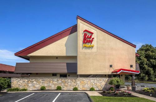 Framingham Hotel | Red Roof Inn PLUS + Boston - Framingham
