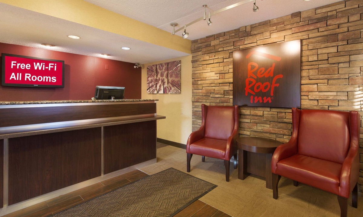 Washington Hotel | Red Roof Inn Washington, PA