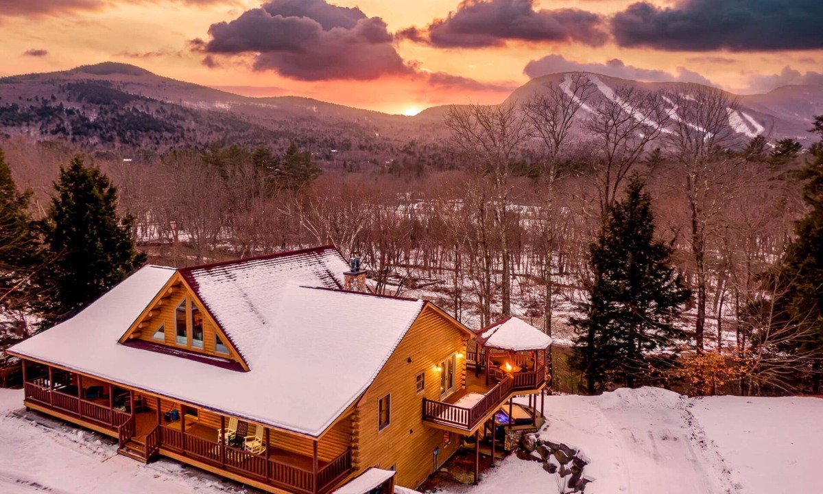 Sunday River Area House | Rediker Retreat- Authentic Riverfront Luxury Log Home
