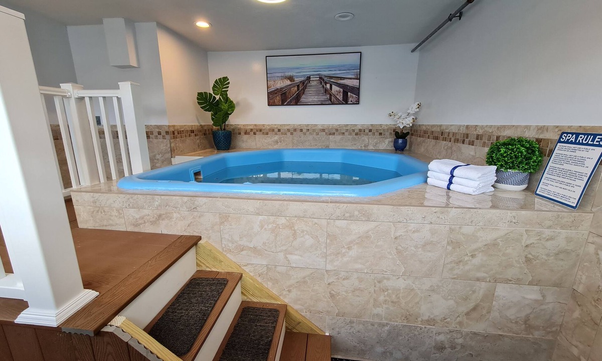 Hampton Hotel | Regal Inn