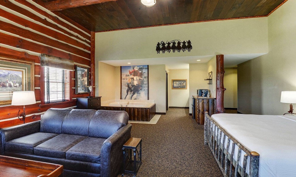 Columbia Hotel | Relax in Rustic Elegance at Columbia! Pool & On-site Bar | 3 Units