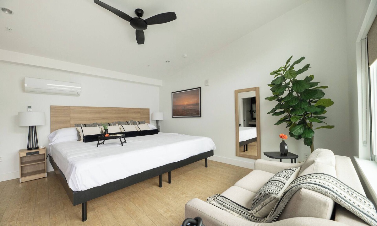 Rehoboth Beach Hotel | Relaxing Getaway near Rehoboth Beach with Free Weekend Breakfast & Parking