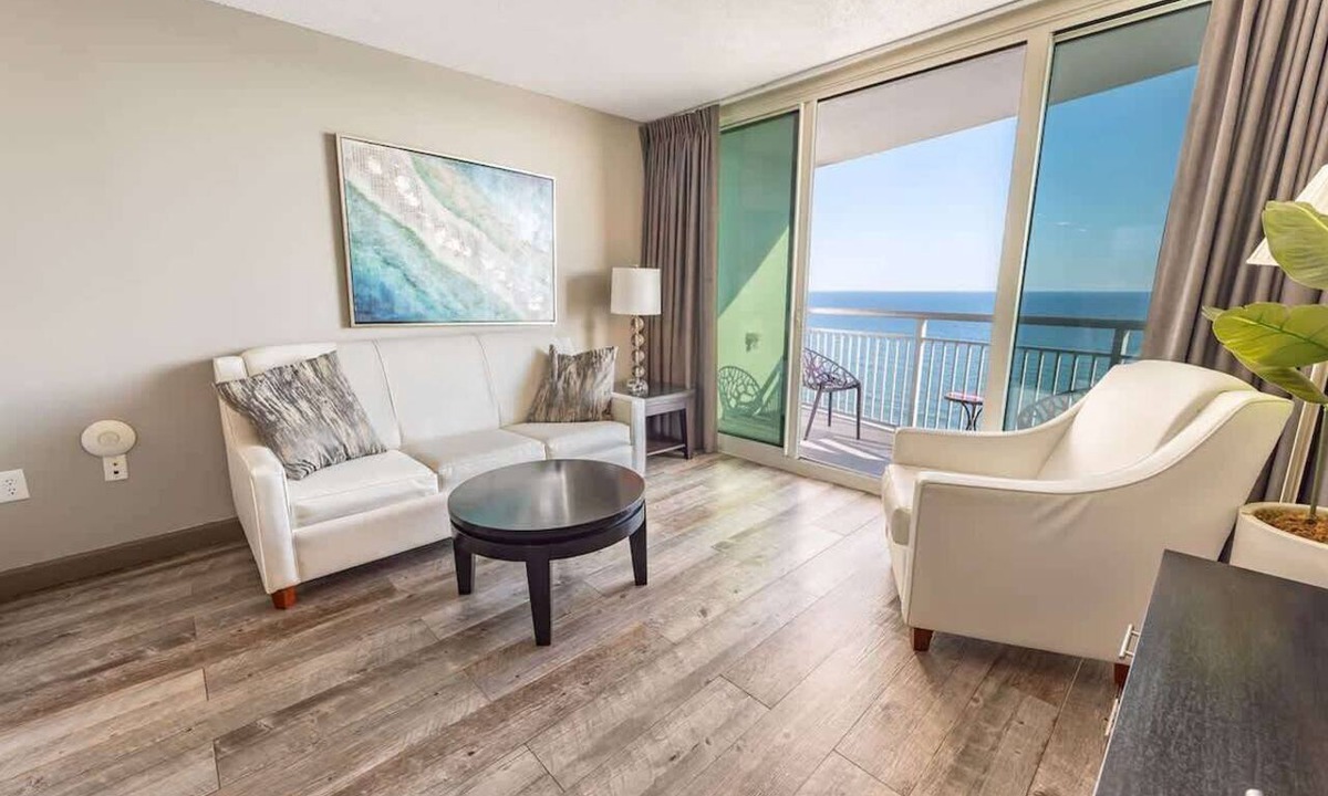 Downtown Myrtle Beach Condo | Remodeled Direct Oceanfront, Amazing Views Modern!