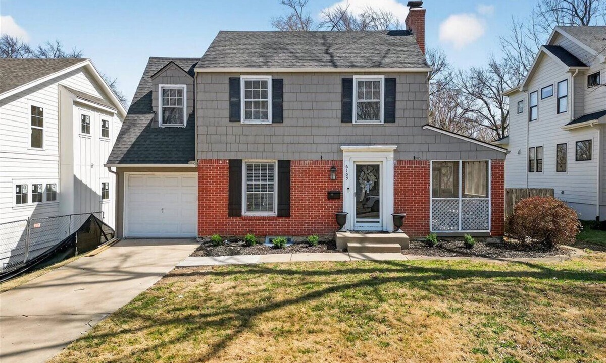 Fairway House | Remodeled Kansas City home near World Cup stadium, walk to park, dog friendly