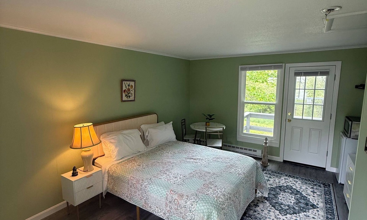 Boothbay Cabin | Renovated The Driftwood Cabin at White Anchor Inn