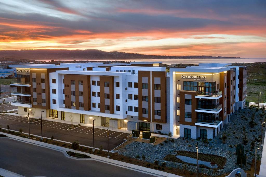 Sand City Hotel | Residence Inn by Marriott Sand City Monterey