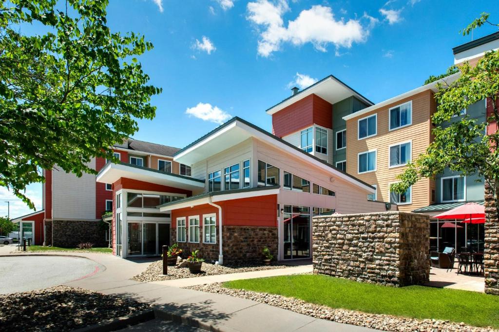 Level Green Hotel | Residence Inn Pittsburgh Monroeville/Wilkins Township