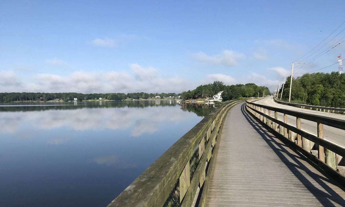 Berlin Center House | Retreat on Lake Milton 2 bed