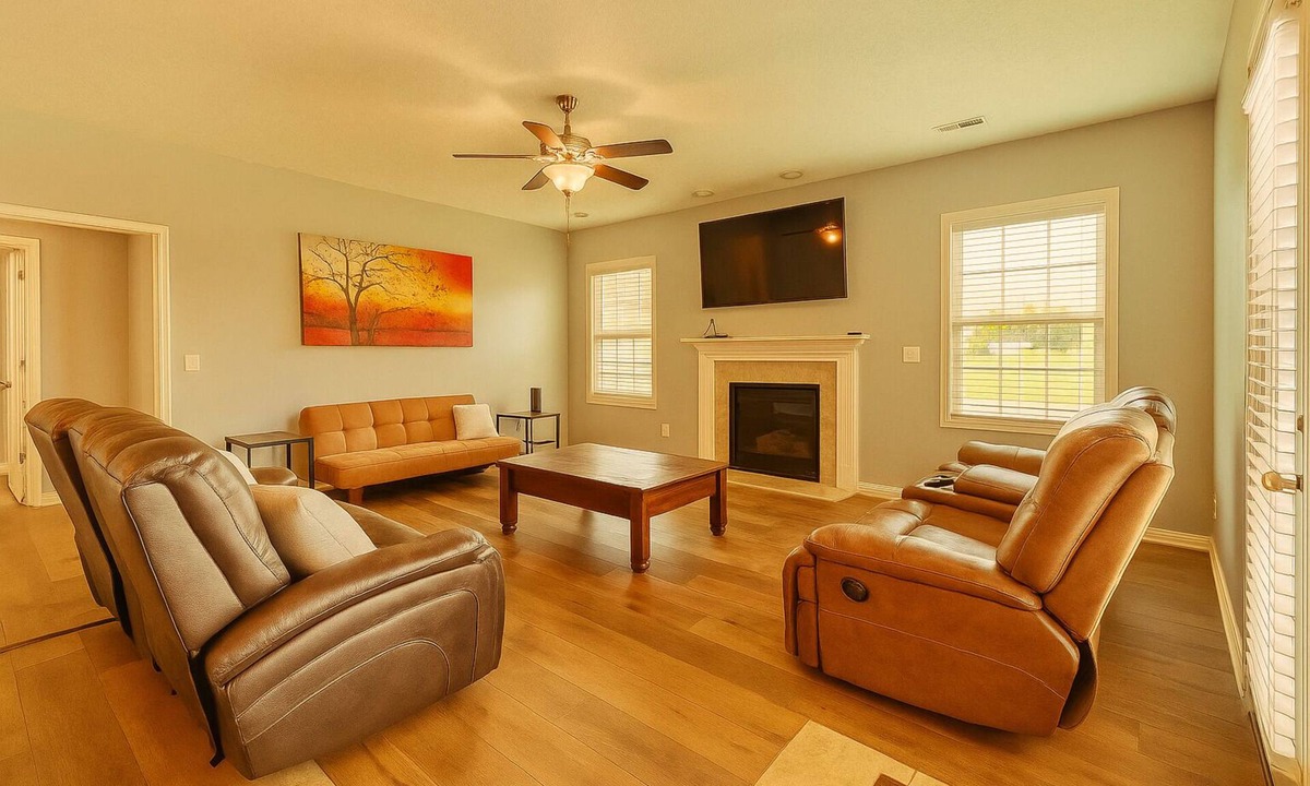 Bowling Green House | Retreat W/Garage Near Beech Bend and NCM