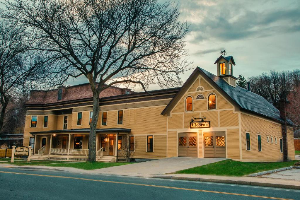 Barre Bed & Breakfast | Reynolds House Inn