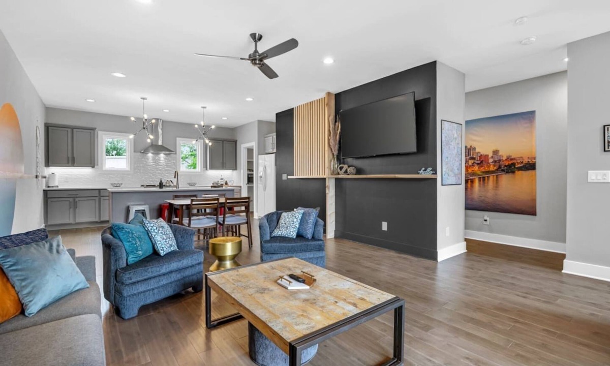 Katie Hill Neighborhood Villa | Rhythm & View: 4BR Townhome | Sleeps 12 | Attached 2-Car Garage | 2 Balconies
