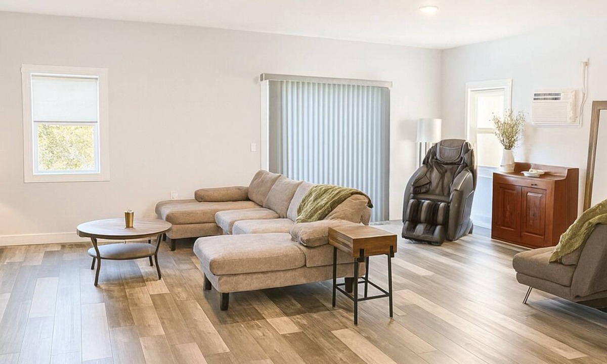 Winterport House | River View family home