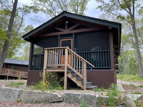 Cushing House | Rivers Edge Cabins - Deer Run
