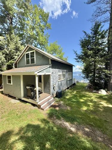 Standish House | ROCKY BEACH LIMIT 5 cabin