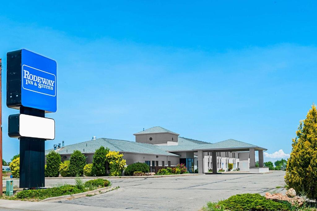 Blanding Hotel | Rodeway Inn & Suites Blanding