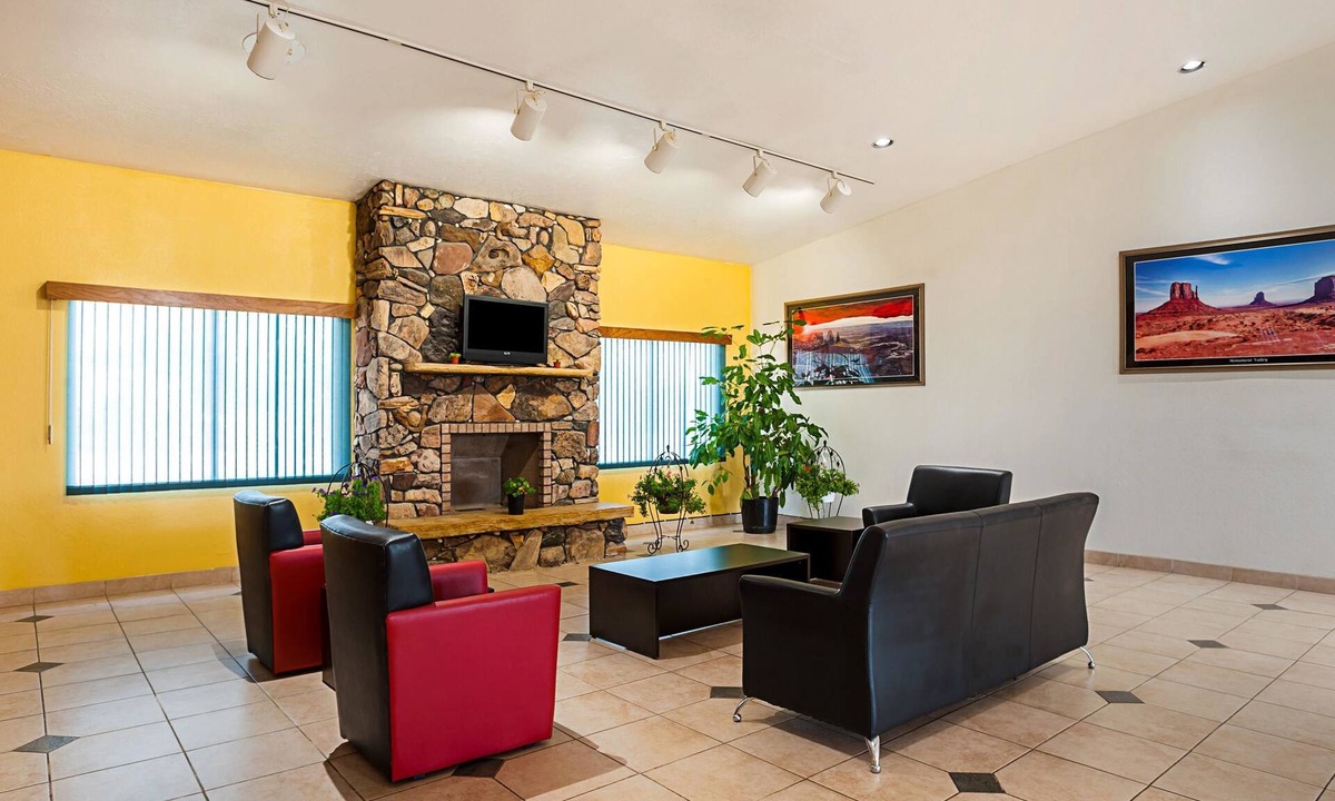 Blanding Hotel | Rodeway Inn & Suites Blanding