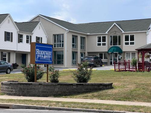 Hershey Hotel | Rodeway Inn & Suites Hershey Chocolate Avenue