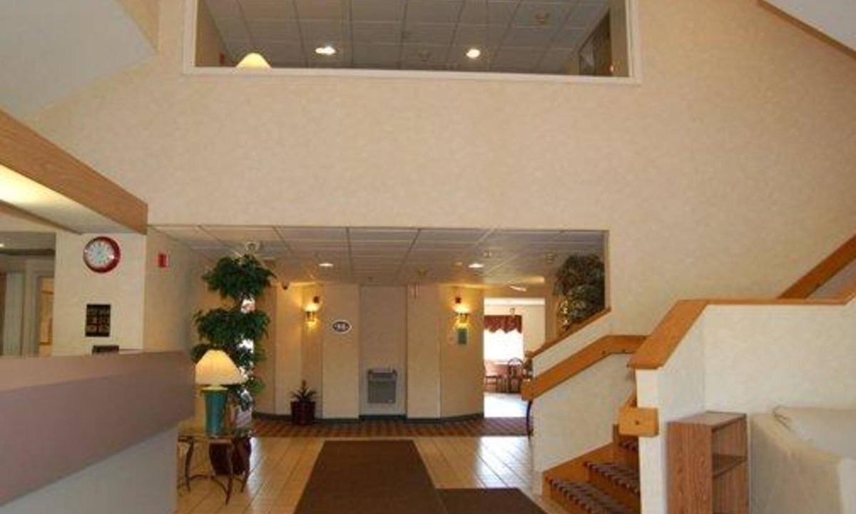 Willington Hotel | Rodeway Inn Willington North