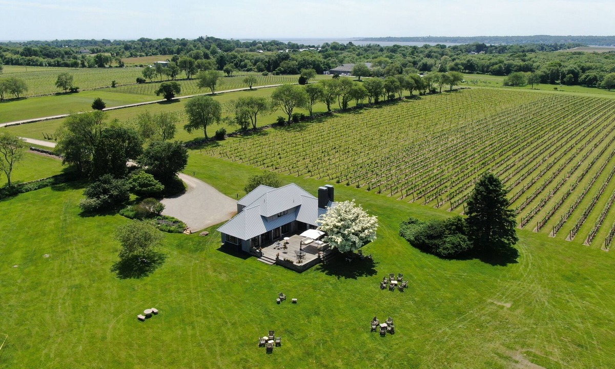 Little Compton House | Romantic Vineyard Retreat
