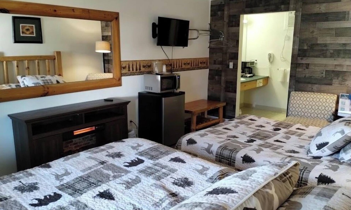 Ohiopyle Hotel | Room: Explore Ohiopyle - Trails, Rafting, Fallingwater