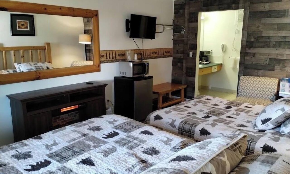 Ohiopyle Hotel | Room: Ohiopyle Adventures - Stay Where the Action Is