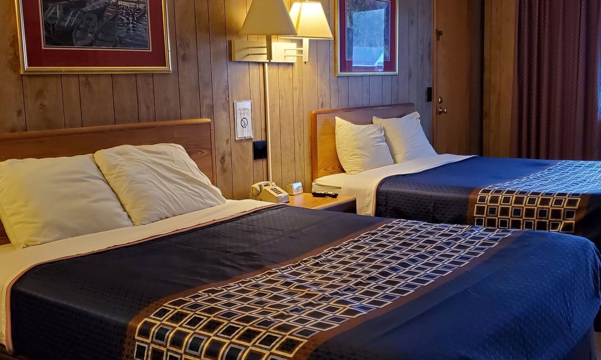 Catskill Hotel | Room with two queen beds