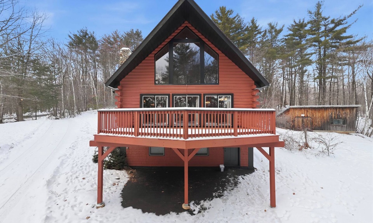 Alton House | Rustic cabin pets family hiking skiing bring boat cozy