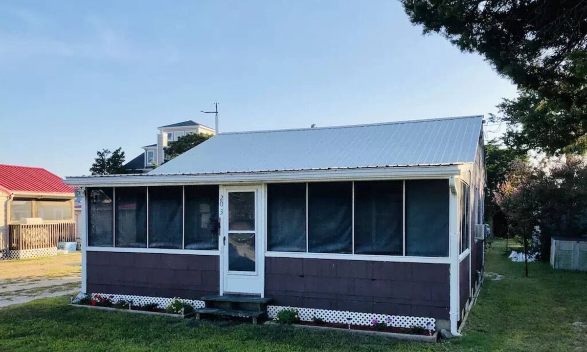 Broadkill Beach Cottage | Rustic Cottage at Broadkill Beach