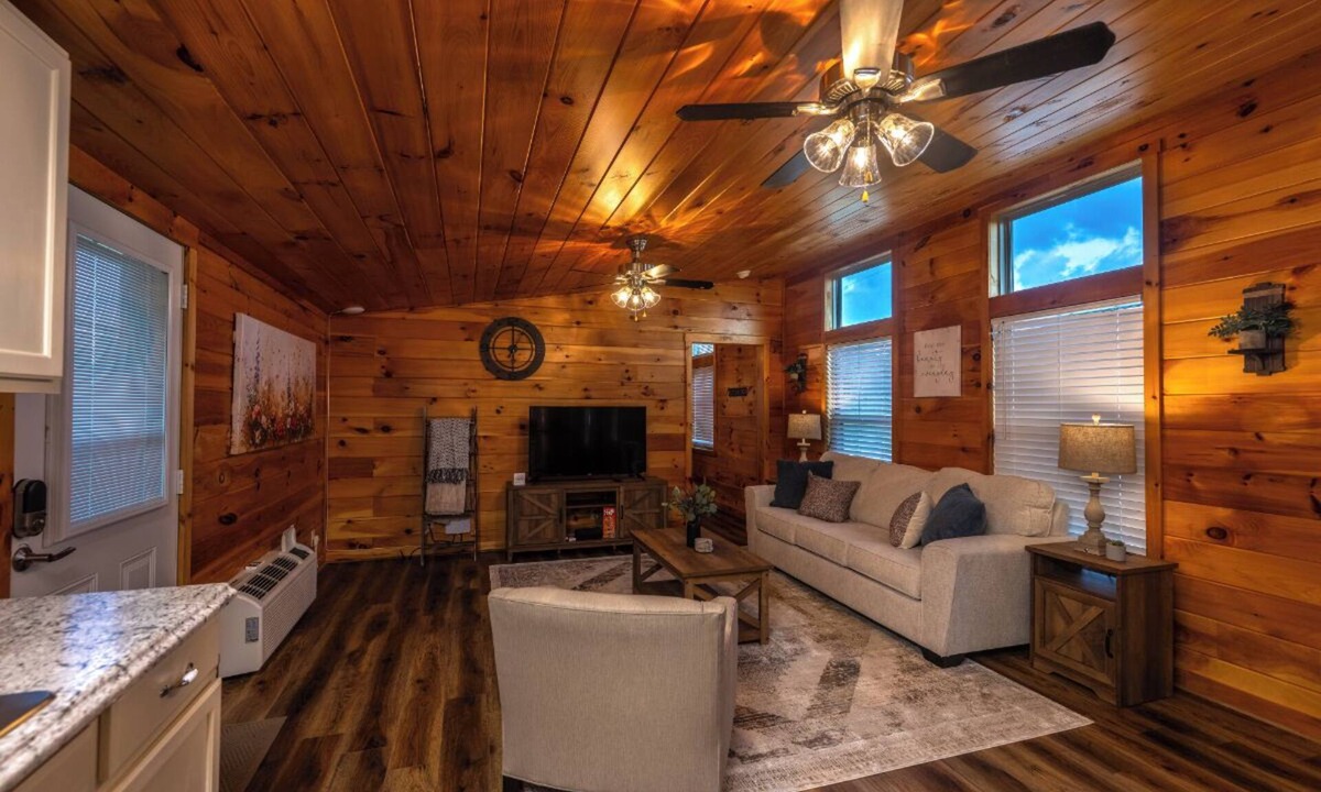 Mount Sterling Cabin | Rustic Mt. Sterling Cabin 1 Near Downtown Pets OK