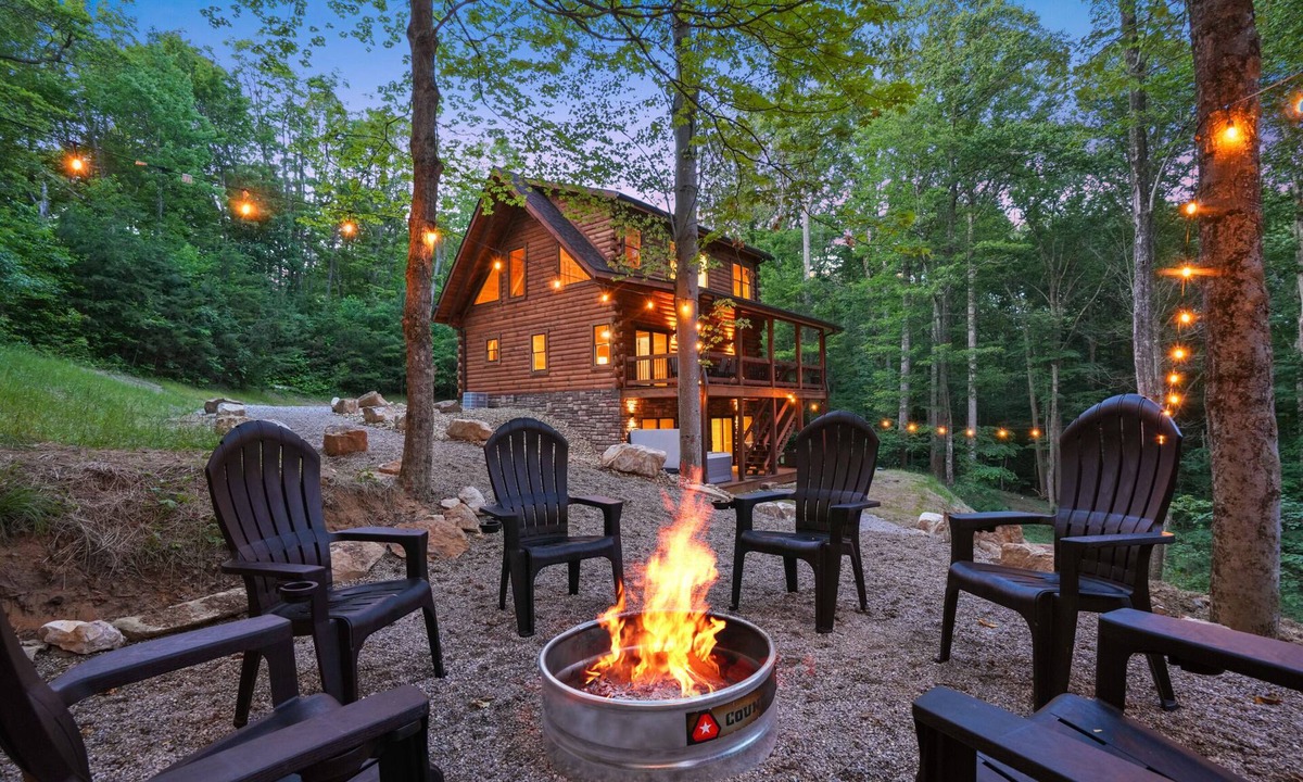 South Bloomingville Cabin | Rustic Ravine | Hocking Hills, Hot Tub, Game Room