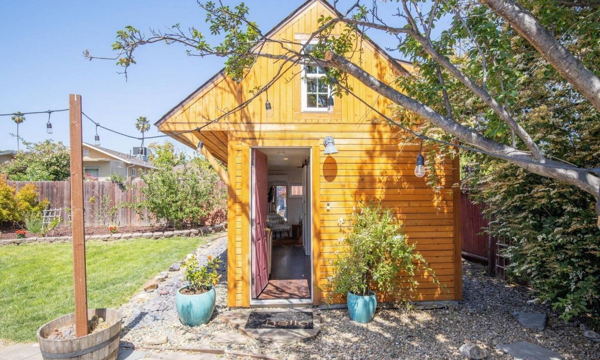 East Richmond Cabin | Rustic Tiny Cabin Getaway