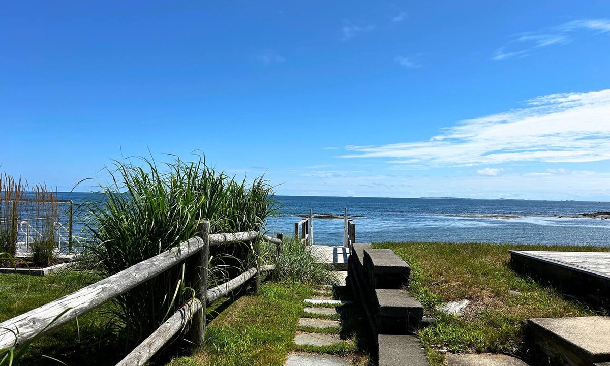 Rye Apartment | Rye Beach 1-Bedroom Condo | Private Beach Access & Walk to Petey’s Seafood